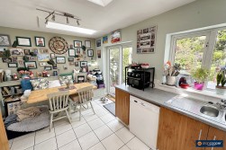 Cleveley Drive, Nuneaton, CV10 0JZ