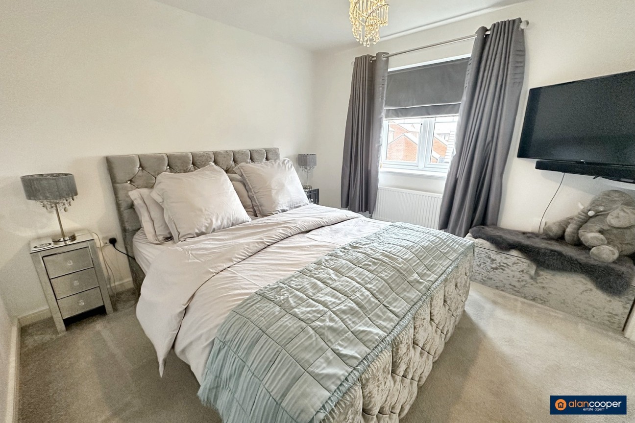 Ashtree Close, Royal Park, Nuneaton, CV11 6WT