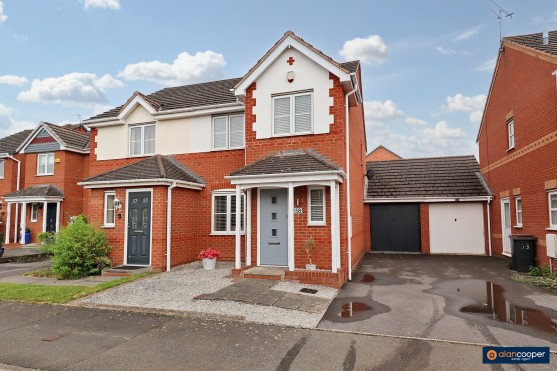 Upton Drive, Maple Park, Nuneaton, CV11 4GF