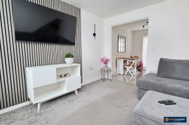 Upton Drive, Maple Park, Nuneaton, CV11 4GF