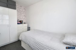Upton Drive, Maple Park, Nuneaton, CV11 4GF