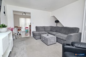 Upton Drive, Maple Park, Nuneaton, CV11 4GF