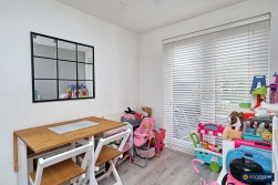 Upton Drive, Maple Park, Nuneaton, CV11 4GF