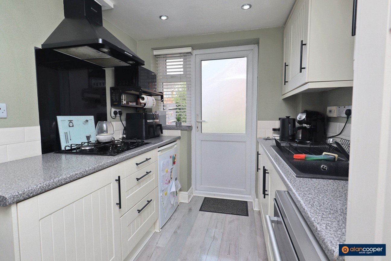 Upton Drive, Maple Park, Nuneaton, CV11 4GF
