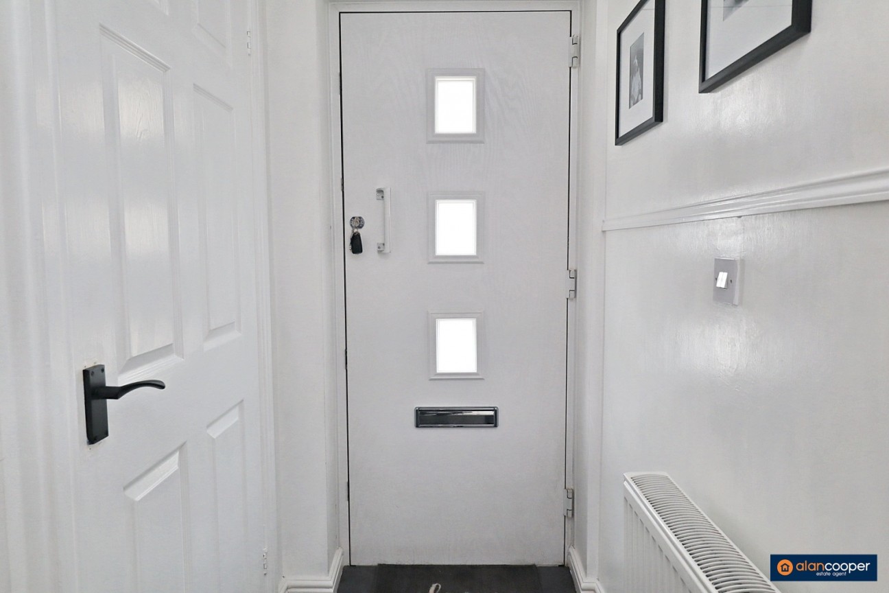 Upton Drive, Maple Park, Nuneaton, CV11 4GF