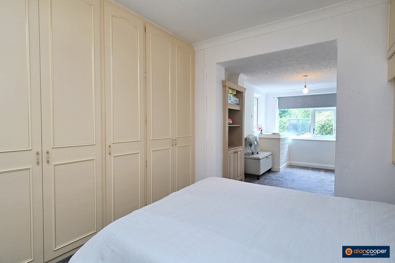 Nuneaton Road, Bulkington, CV12 9RZ