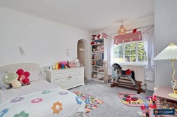 Nuneaton Road, Bulkington, CV12 9RZ