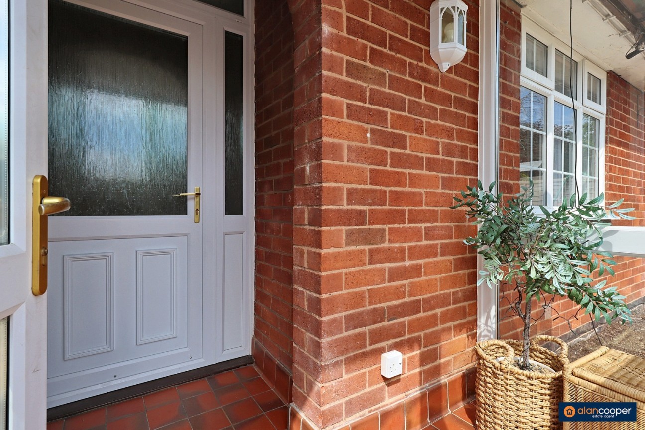 Nuneaton Road, Bulkington, CV12 9RZ