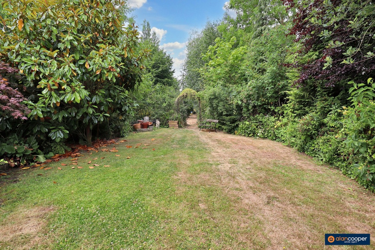 Nuneaton Road, Bulkington, CV12 9RZ