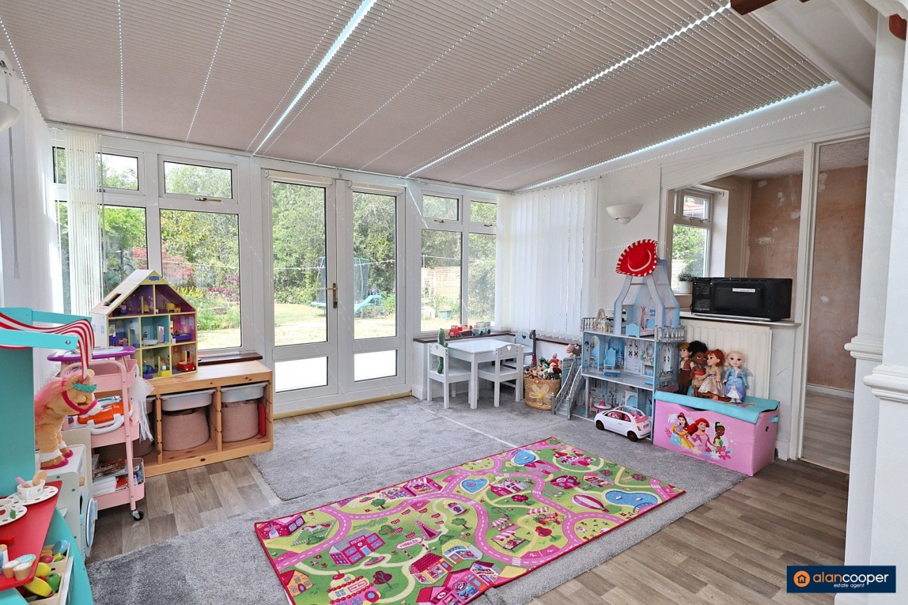 Nuneaton Road, Bulkington, CV12 9RZ