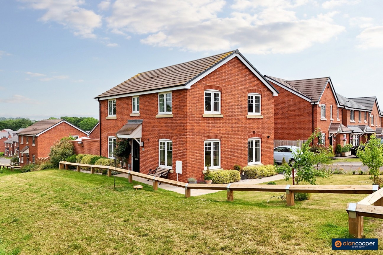 Wakem Close, Galley Common, Nuneaton, CV10 9TR