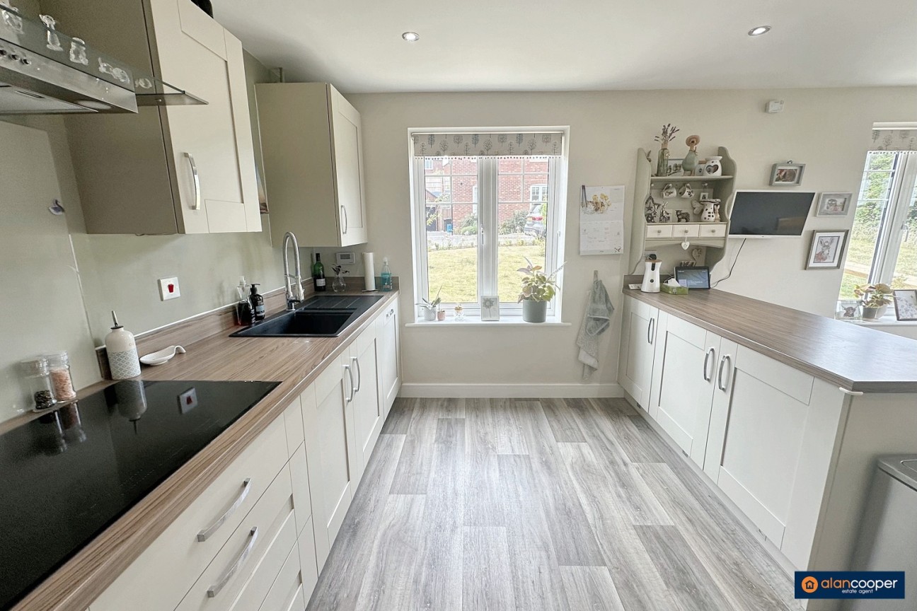 Wakem Close, Galley Common, Nuneaton, CV10 9TR
