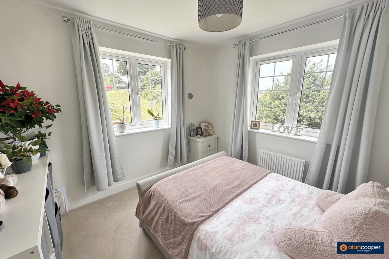 Wakem Close, Galley Common, Nuneaton, CV10 9TR
