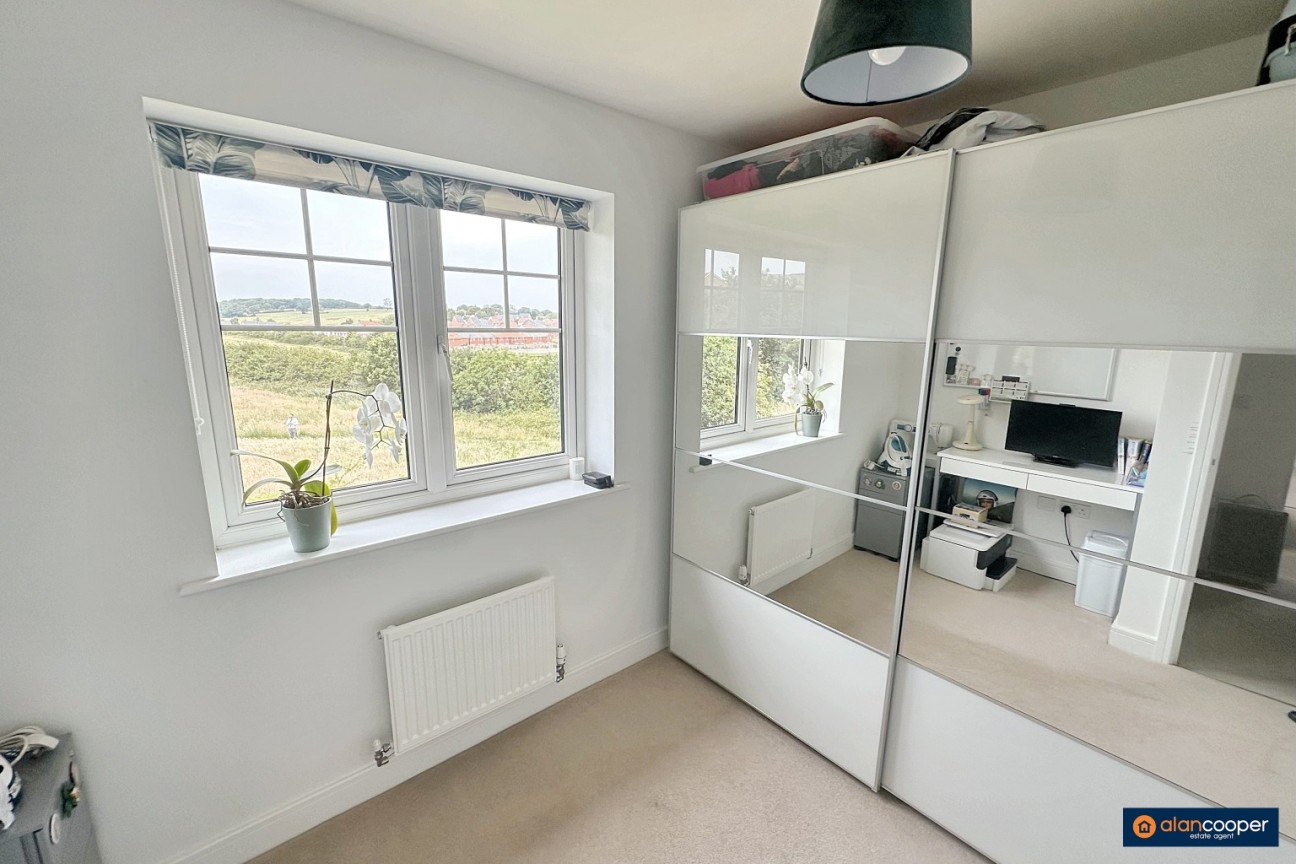 Wakem Close, Galley Common, Nuneaton, CV10 9TR