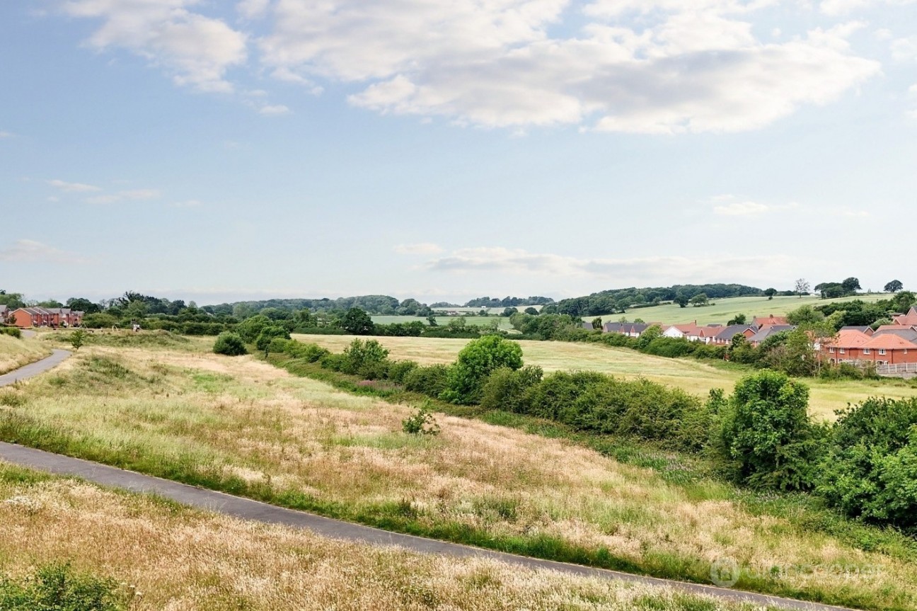 Wakem Close, Galley Common, Nuneaton, CV10 9TR