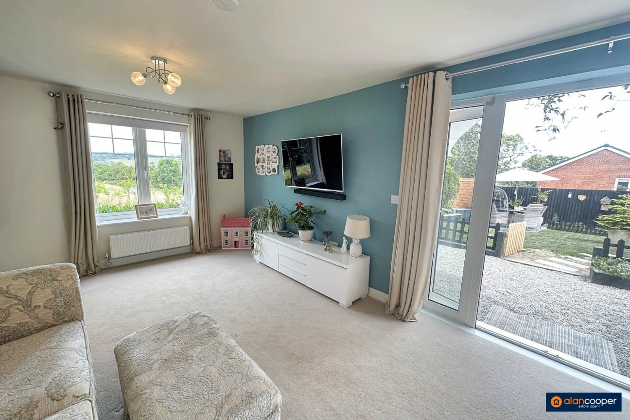 Wakem Close, Galley Common, Nuneaton, CV10 9TR