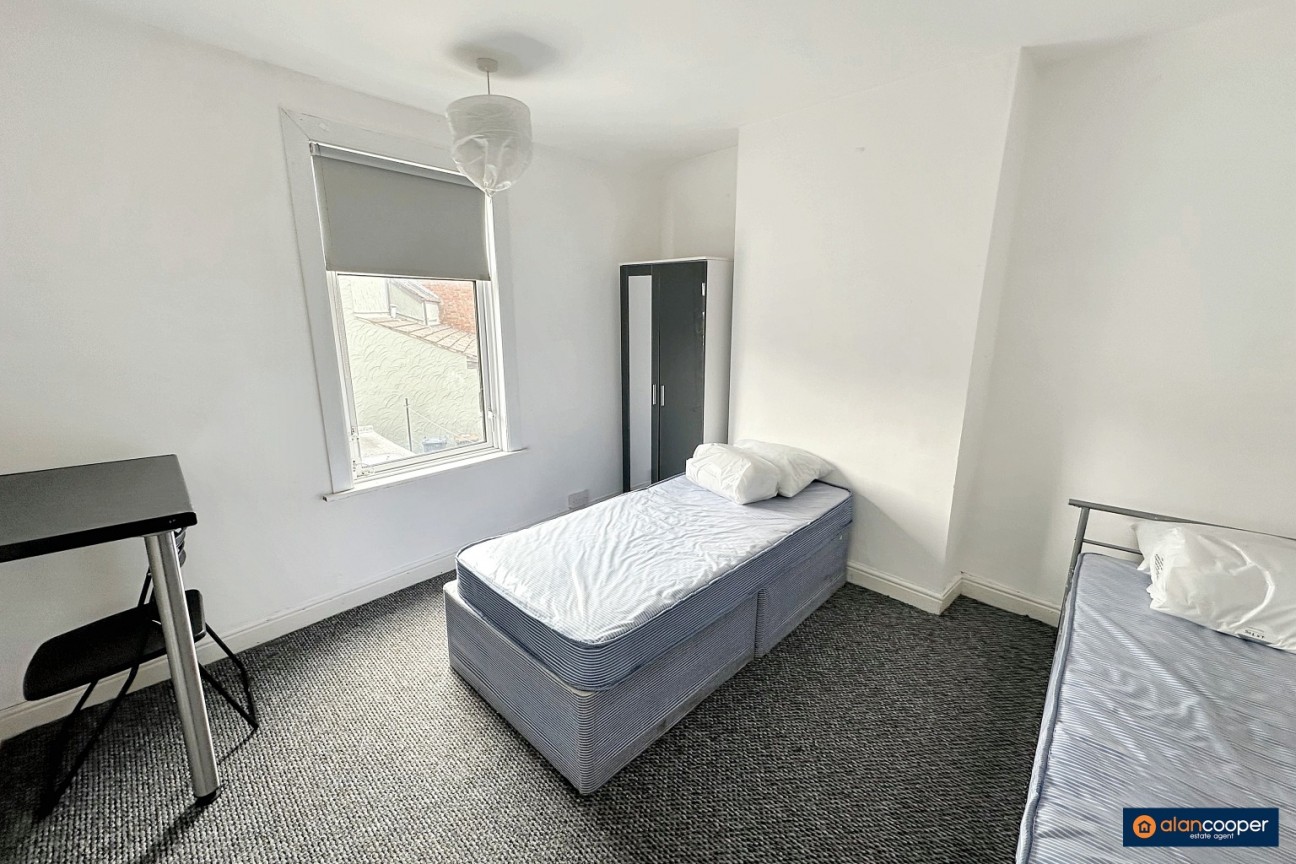 Tomkinson Road, Stockingford, Nuneaton, CV10 8BN