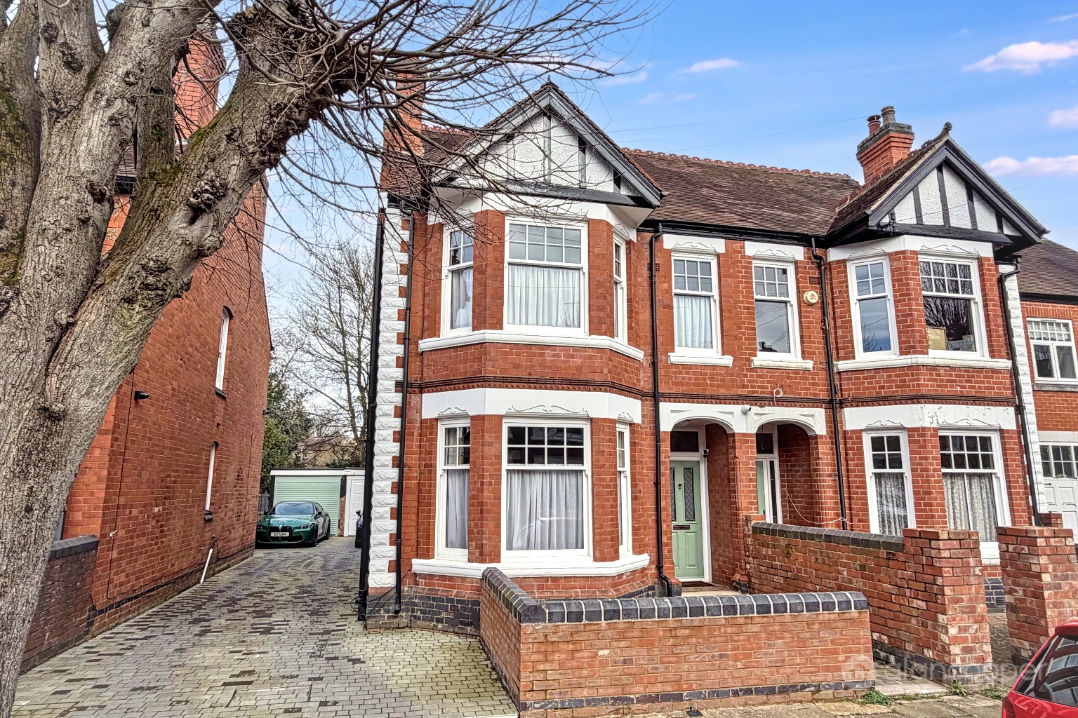 Manor Park Road, Nuneaton, CV11 5HR