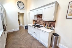 Manor Park Road, Nuneaton, CV11 5HR