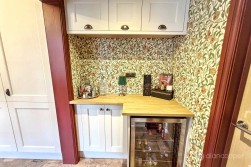 Manor Park Road, Nuneaton, CV11 5HR