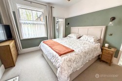 Manor Park Road, Nuneaton, CV11 5HR