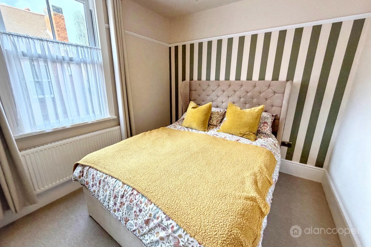 Manor Park Road, Nuneaton, CV11 5HR