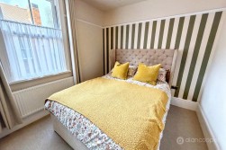 Manor Park Road, Nuneaton, CV11 5HR