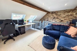 Manor Park Road, Nuneaton, CV11 5HR