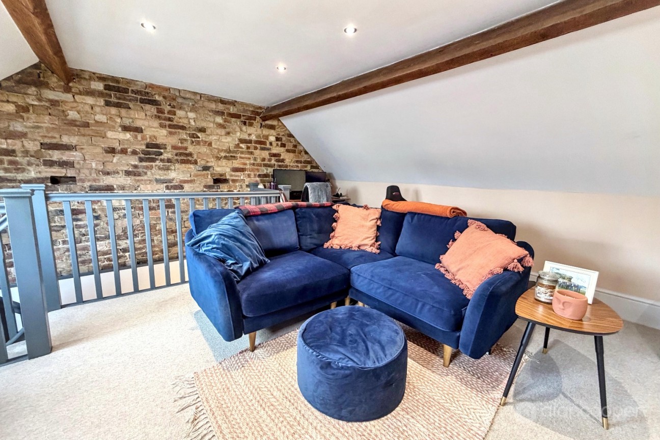 Manor Park Road, Nuneaton, CV11 5HR