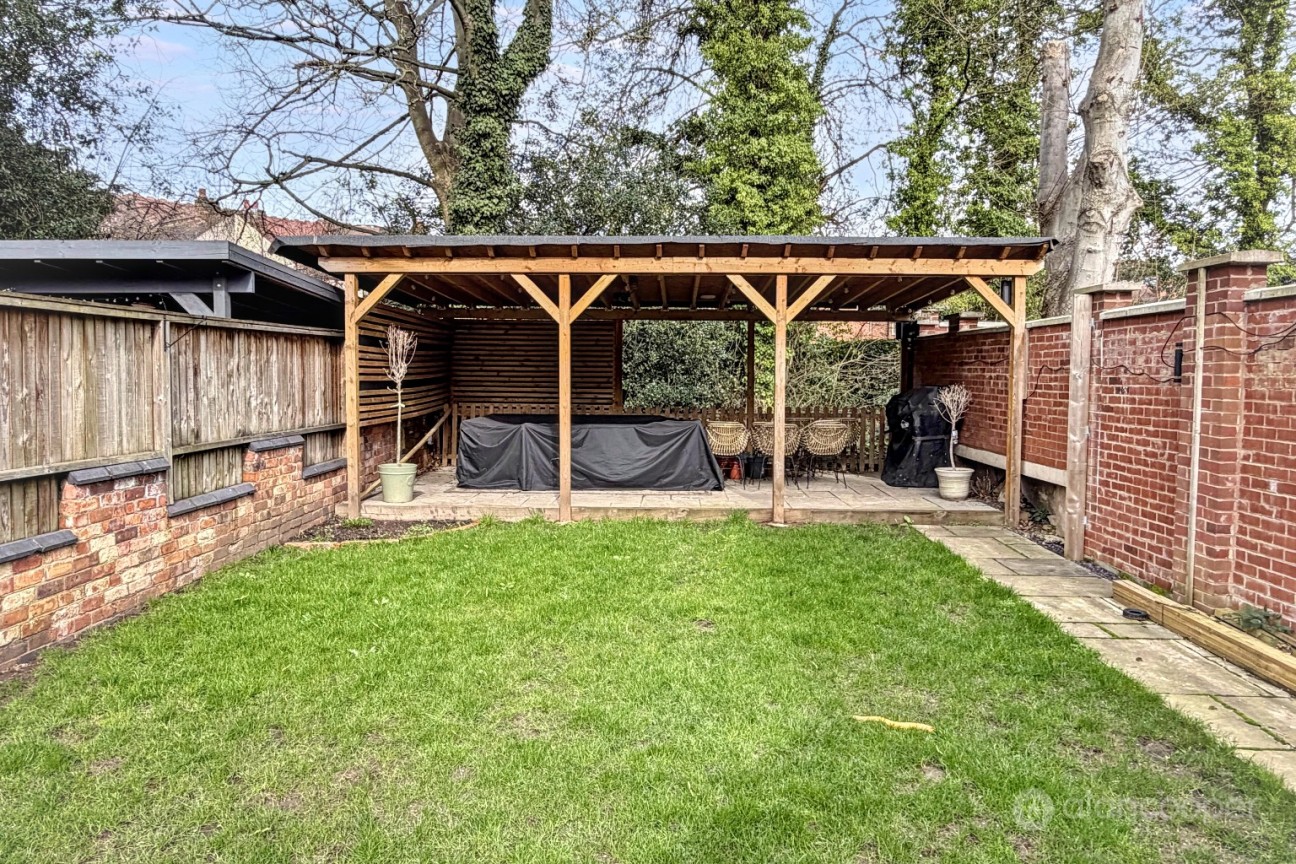 Manor Park Road, Nuneaton, CV11 5HR