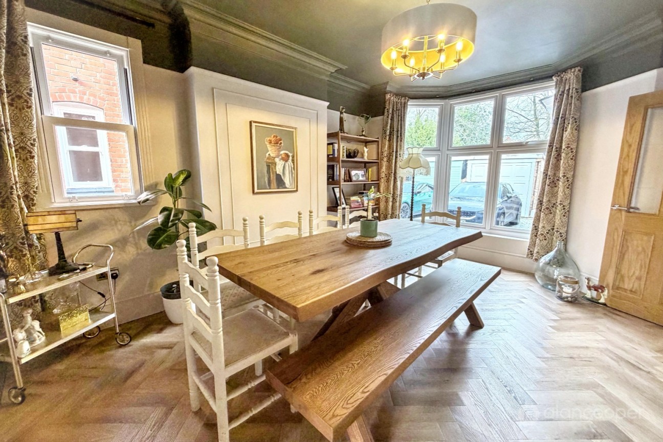 Manor Park Road, Nuneaton, CV11 5HR