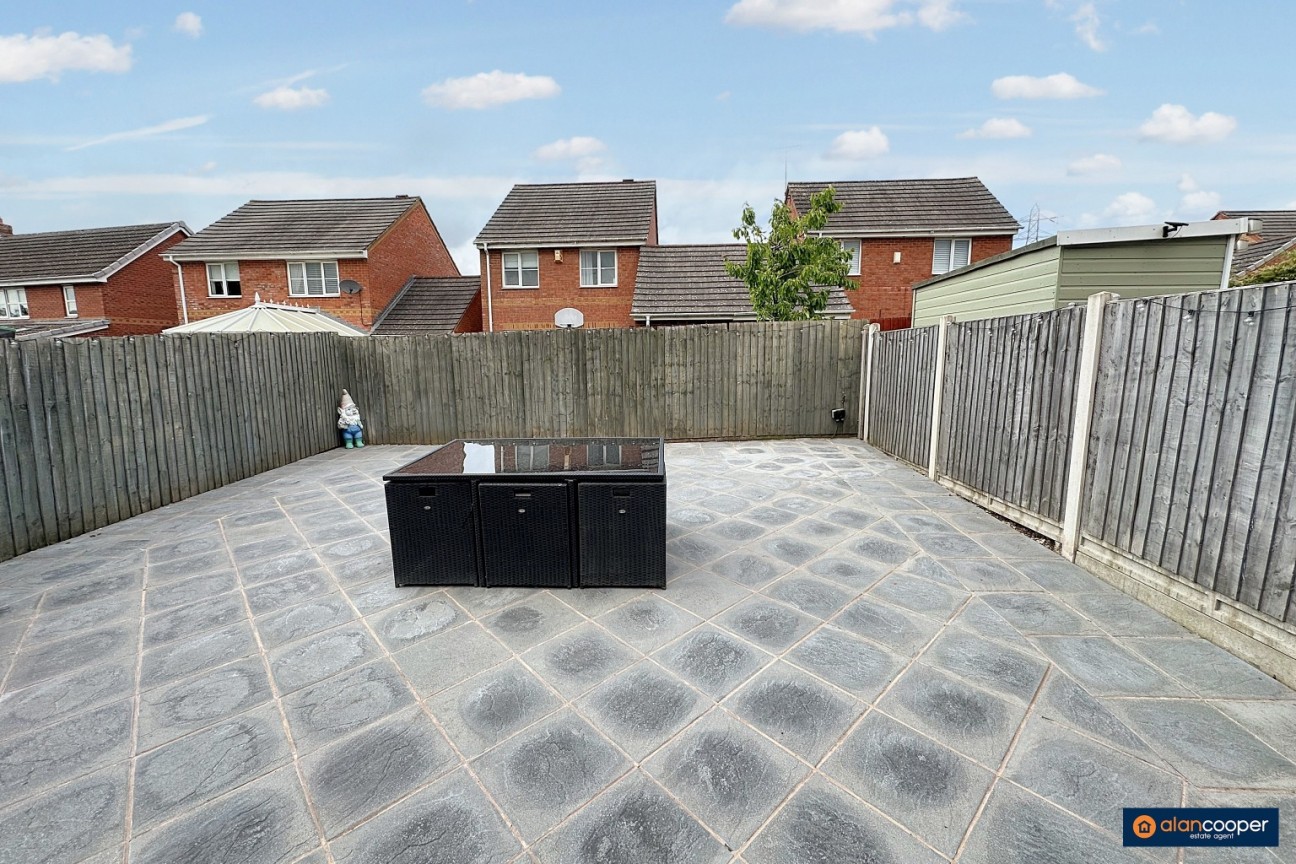 Upton Drive, Maple Park, Nuneaton, CV11 4GF