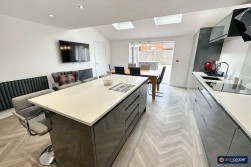 Upton Drive, Maple Park, Nuneaton, CV11 4GF