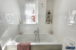 Helena Close, Manor Park, Nuneaton, CV10 7DF