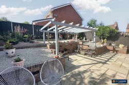 Helena Close, Manor Park, Nuneaton, CV10 7DF