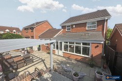 Helena Close, Manor Park, Nuneaton, CV10 7DF