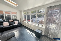 Helena Close, Manor Park, Nuneaton, CV10 7DF