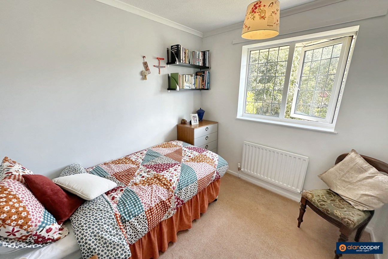 Moor Park Close, Thornhill, Nuneaton, CV11 6TX