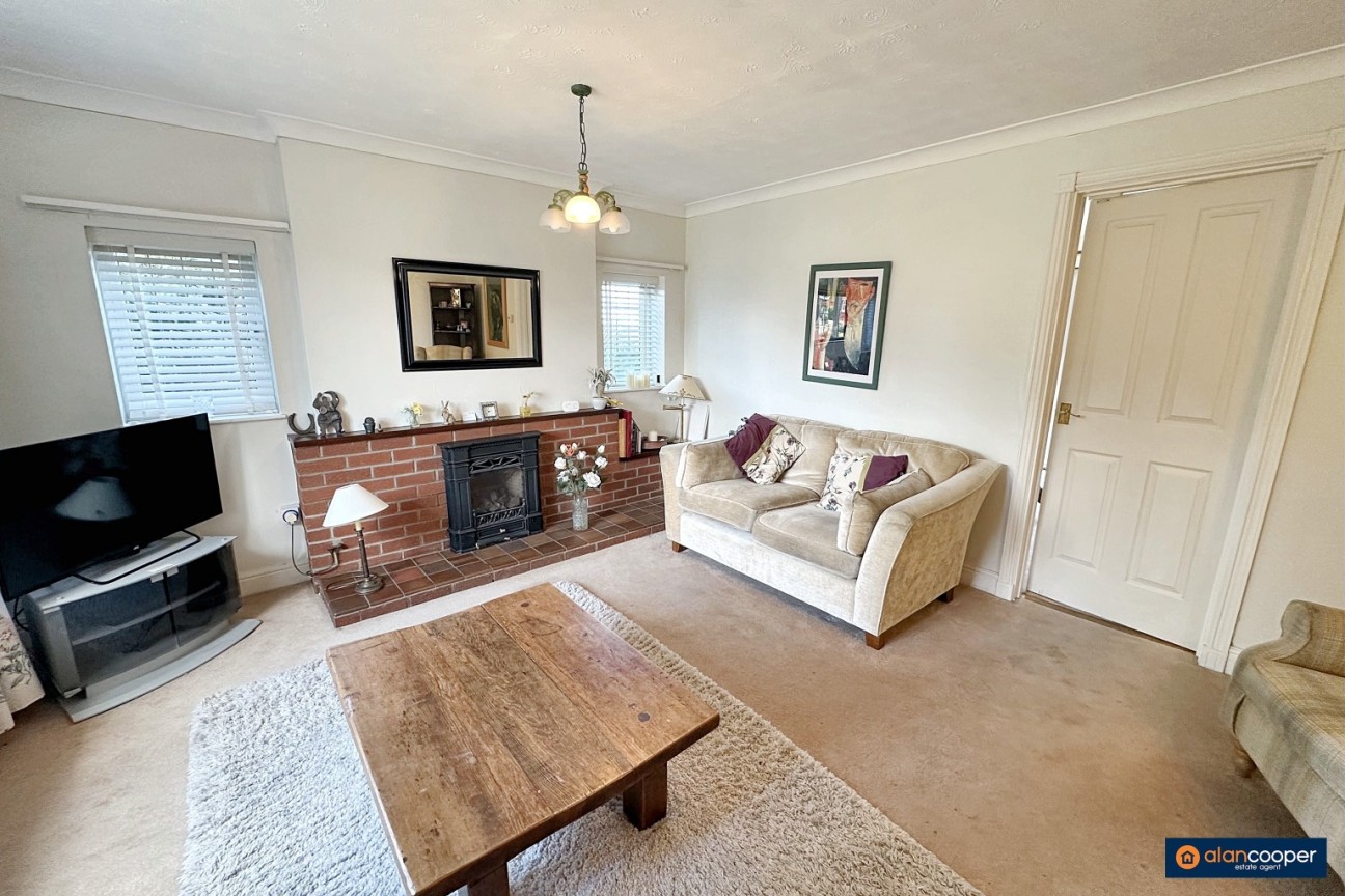 Moor Park Close, Thornhill, Nuneaton, CV11 6TX