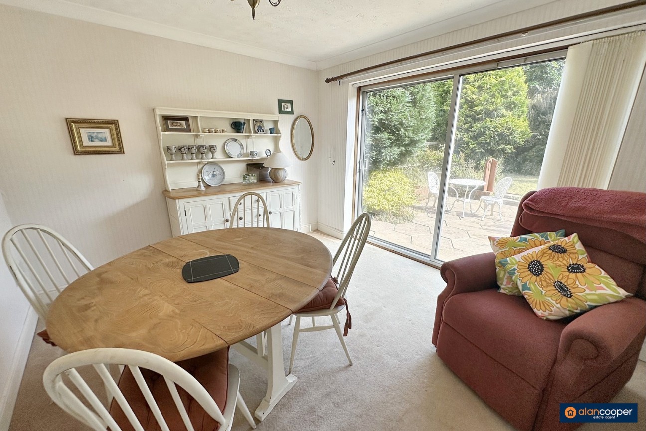Moor Park Close, Thornhill, Nuneaton, CV11 6TX