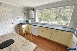 Moor Park Close, Thornhill, Nuneaton, CV11 6TX