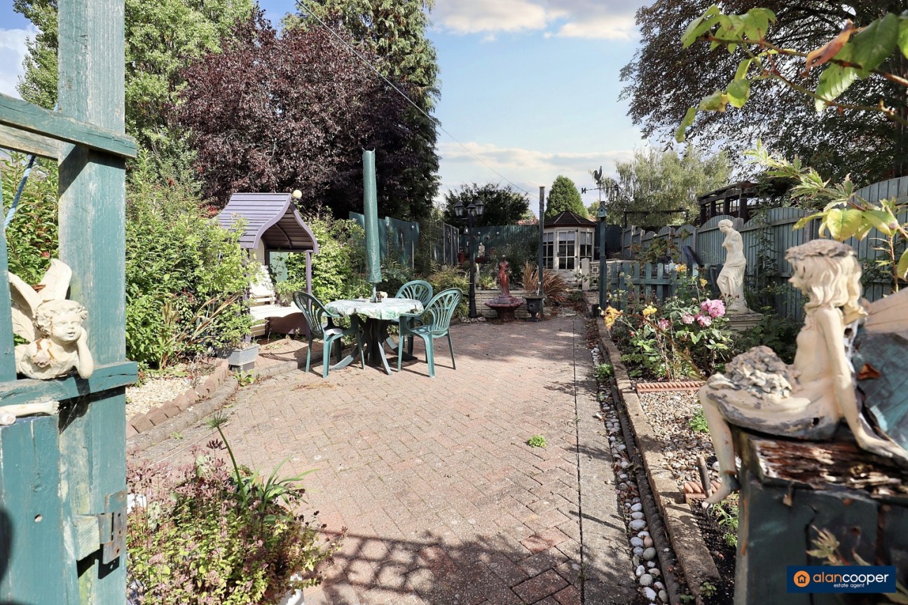 Castle Road, Weddington, Nuneaton, CV10 0EN