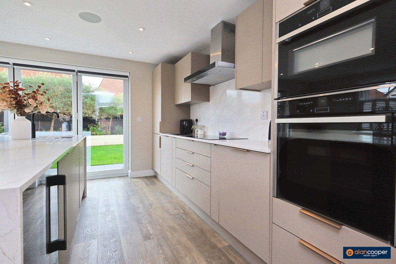 Adderley Avenue, Church Fields, Weddington, Nuneaton, CV10 0DQ