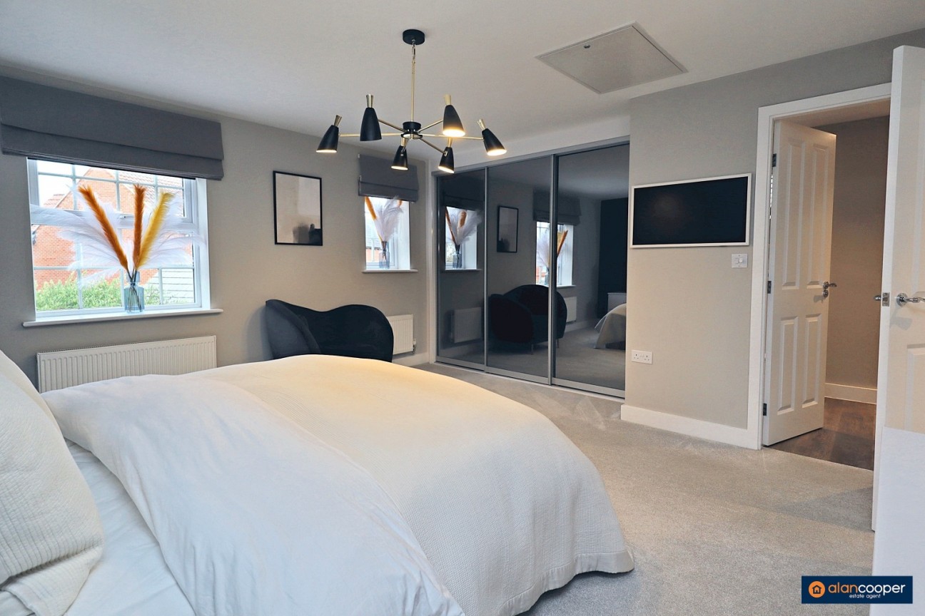 Adderley Avenue, Church Fields, Weddington, Nuneaton, CV10 0DQ