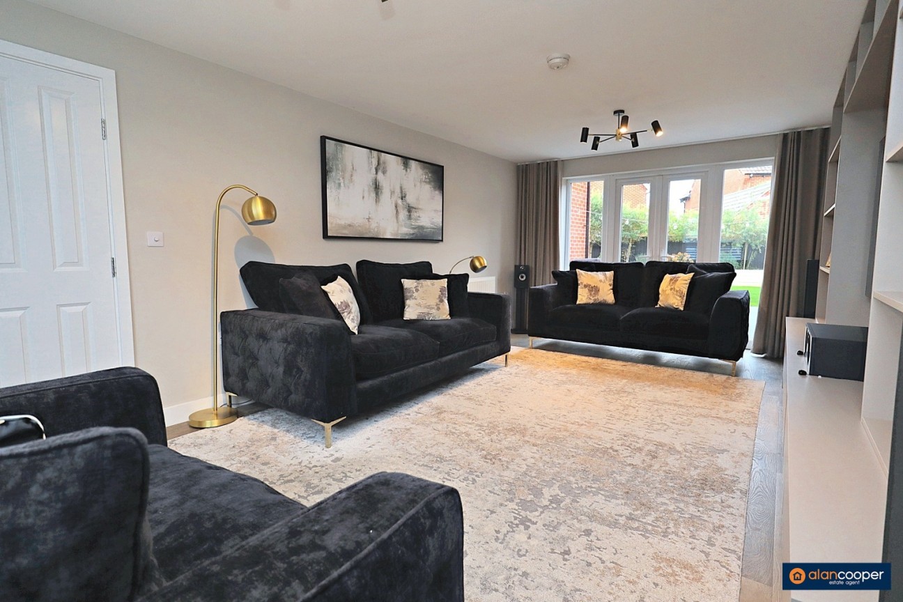 Adderley Avenue, Church Fields, Weddington, Nuneaton, CV10 0DQ