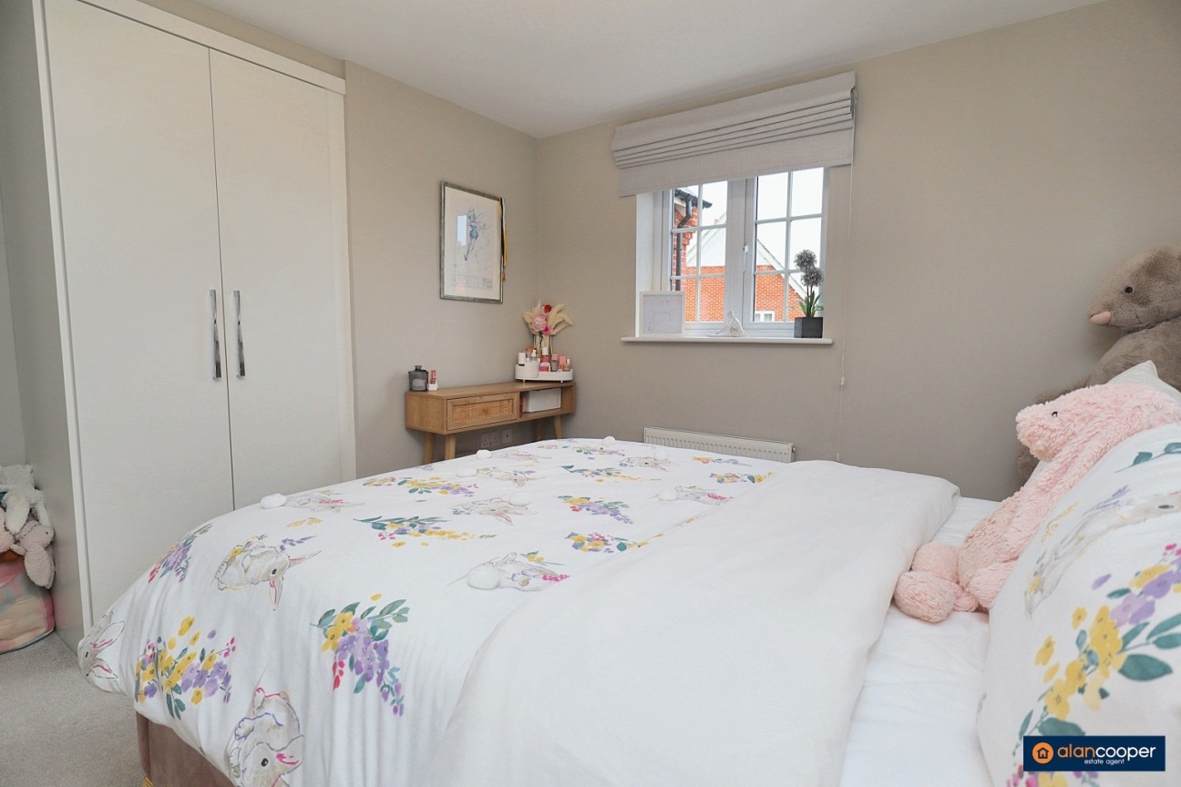 Adderley Avenue, Church Fields, Weddington, Nuneaton, CV10 0DQ