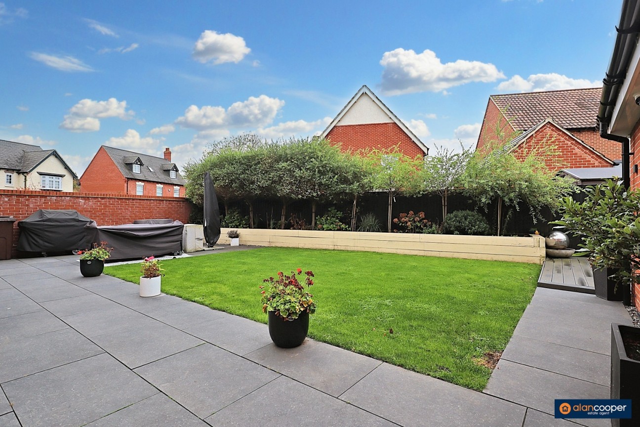 Adderley Avenue, Church Fields, Weddington, Nuneaton, CV10 0DQ