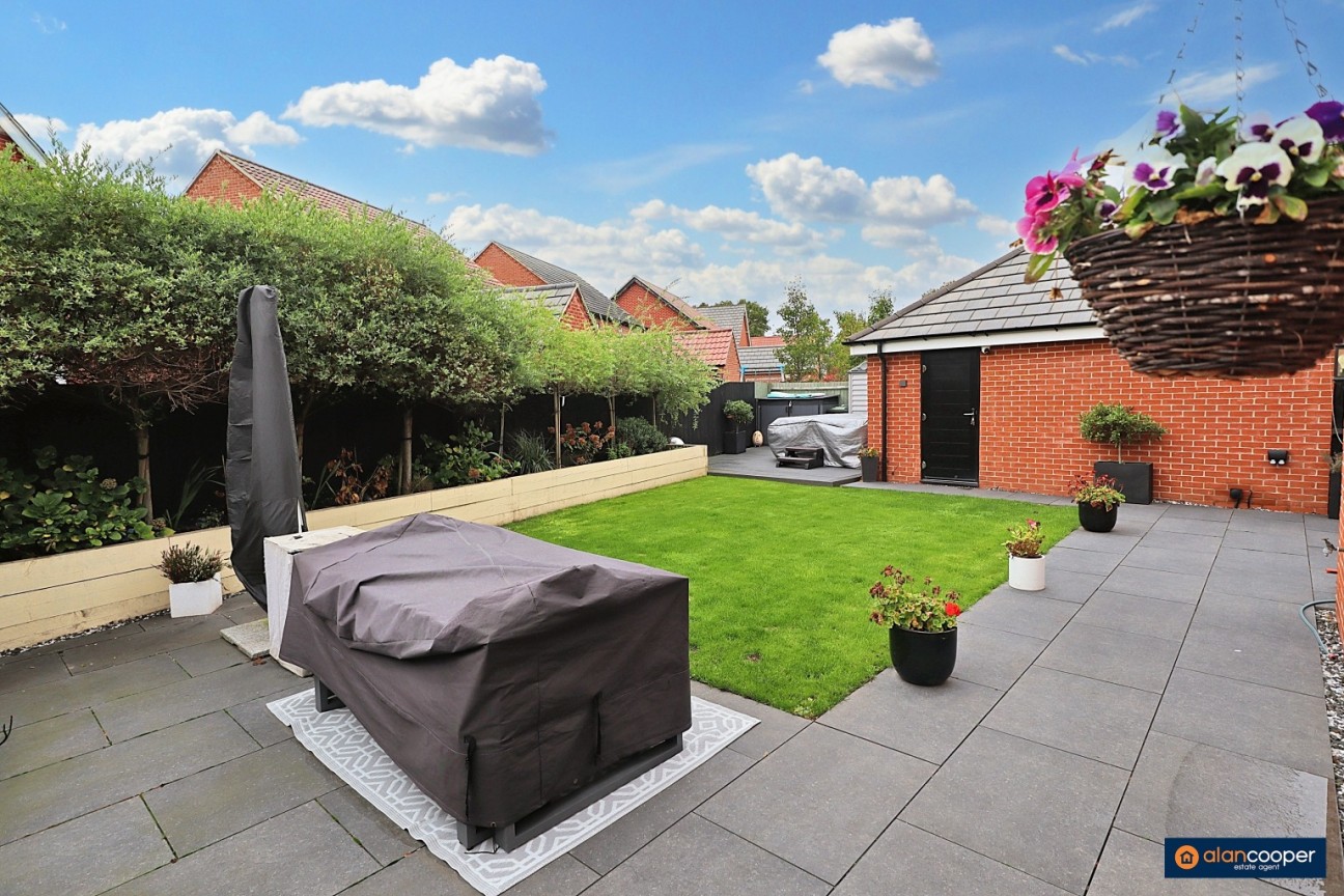 Adderley Avenue, Church Fields, Weddington, Nuneaton, CV10 0DQ