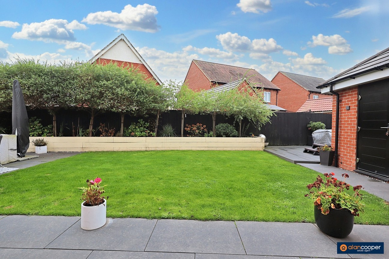 Adderley Avenue, Church Fields, Weddington, Nuneaton, CV10 0DQ