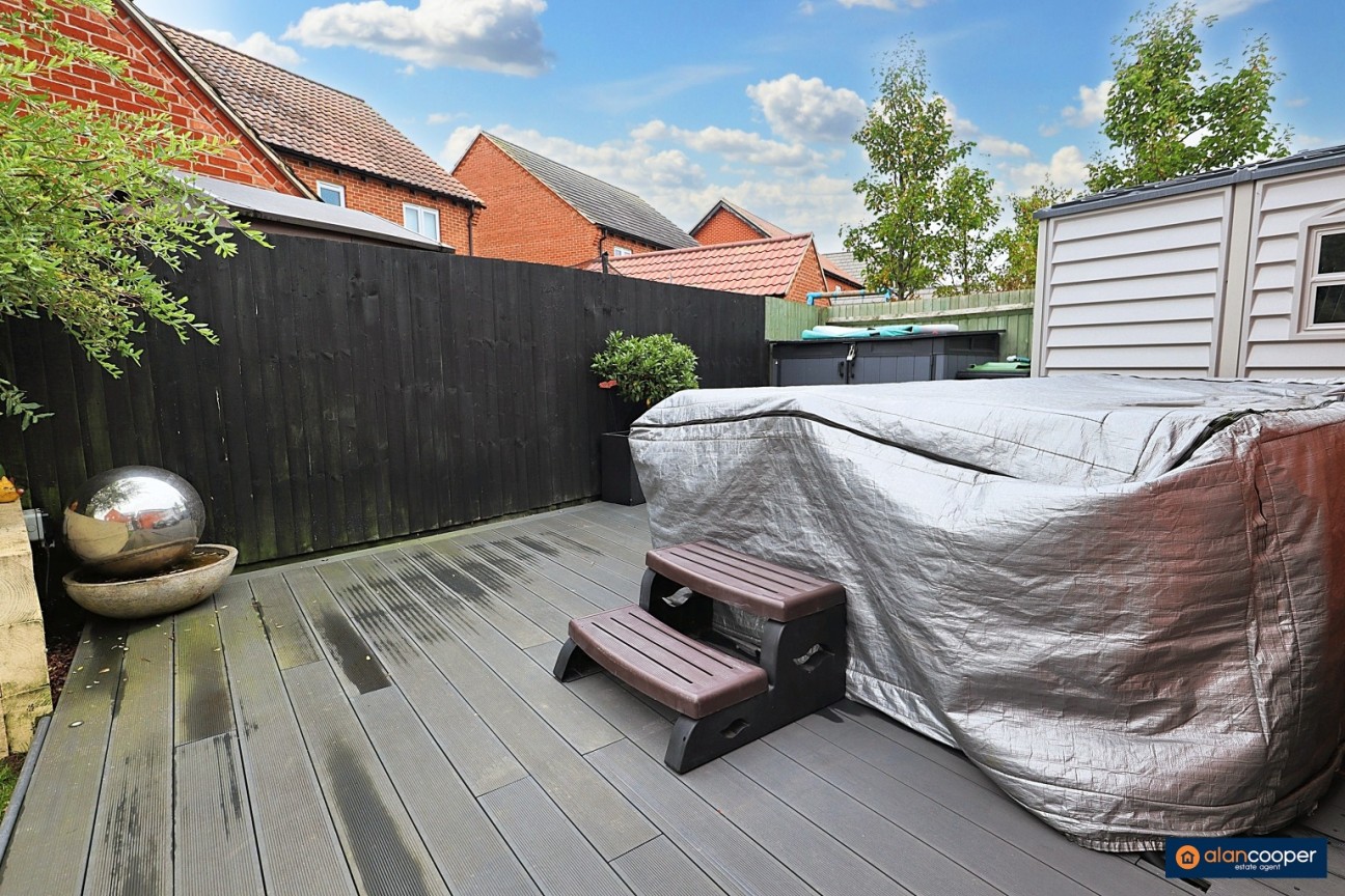 Adderley Avenue, Church Fields, Weddington, Nuneaton, CV10 0DQ